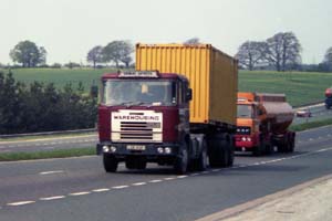 GRIMSBY EXPRESS LEE 62P